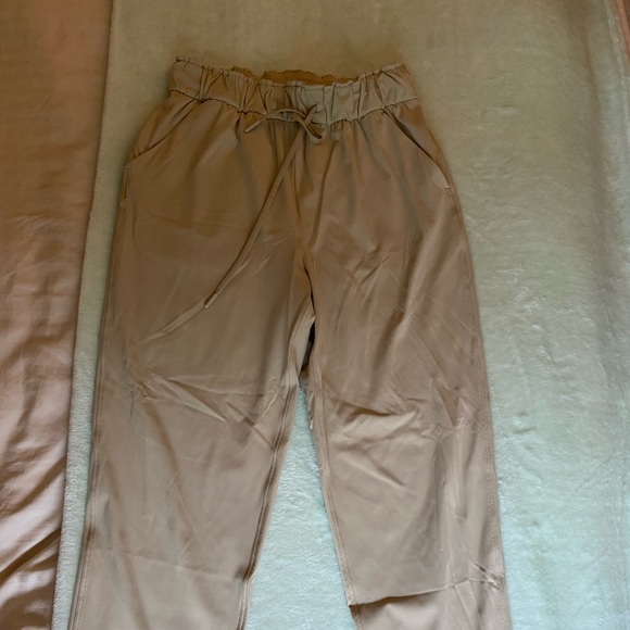 Lululemon high rise stretch 7/8 length pant (similar to On The Fly) - Picture 2 of 2